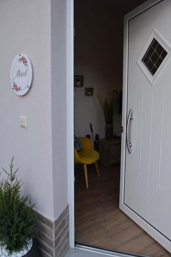 Marieli Apartment ぺラマ エクステリア 写真